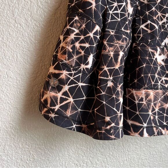 Lululemon Pace Rival Skirt II *4-way Stretch 
Sugar Crush Multi / Black - Picture 8 of 9